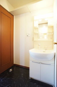 フラット赤井 203号-8