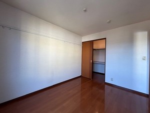 ラージヴィラ五番館 202号-7