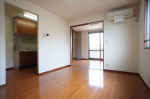ラージヴィラ五番館 203号-4