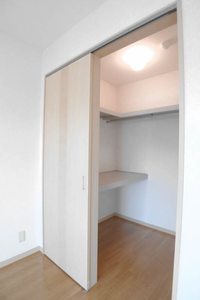 ルフラン新平台 301号-4