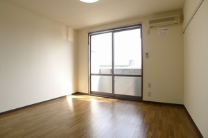 コートパインズ A 202号-2