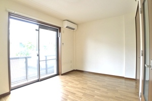 ロイヤルステージ２１ 102号-2