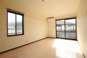 フォレストビューラ-参番館 202号-2