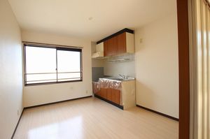 フォレストビューラ-参番館 202号-4