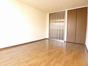 ヴィラ・セレソン 102号-11