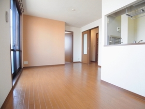 ファミーユ イースト 103号-3