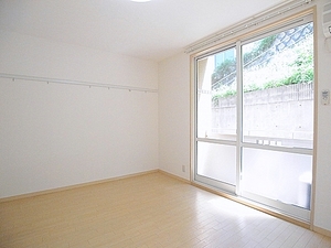 メゾン・オレンジヒルズ 102号-3