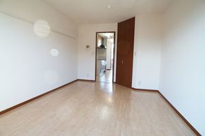 シャーメゾンK&T 203号-2