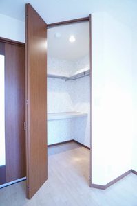 シャーメゾンK&T 203号-4