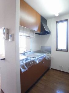 ビバリーヒルズＥ 201号-3