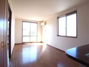 ビバリーヒルズＥ 201号-5