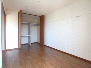 ビバリーヒルズＥ 201号-6