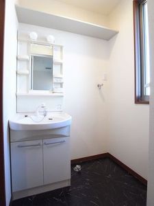 ビバリーヒルズＥ 201号-10