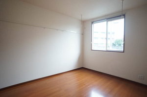 シャーメゾン　フィオーレＢ 202号-3