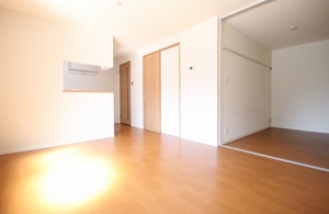 シャーメゾン春岡 102号-2