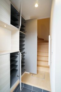 カーサ　ド　マリソル 201号-11