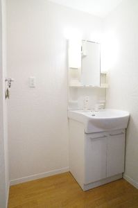 シャーレ・伸和 302号-8