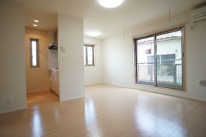 エトワールイースト壱番館 201号-2