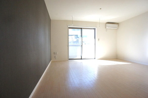 コンフォール 101号-2