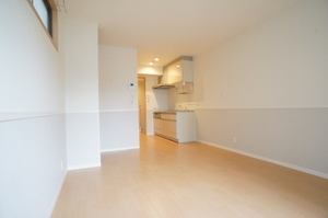 ヴィラージュ柳瀬 201号-1