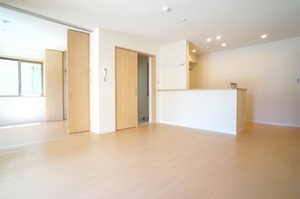 プレミアス・スクエア 102号-2