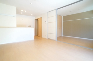 プレミアス・スクエア 102号-4