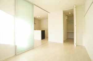 セントリヴィエ東川口 206号-4