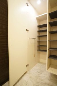 インターシェーン 202号-8