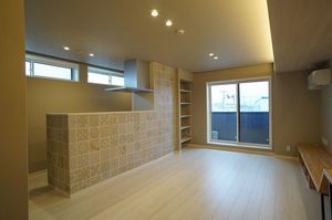 グランドセレニティ三郷中央 301号-2