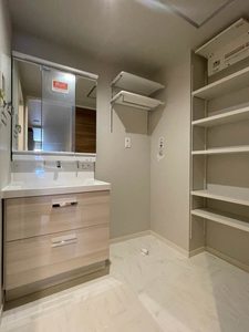 グランシャレ　クラウン 301号-8