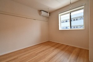 モンターニュ　エイチ　ワイ 302号-5