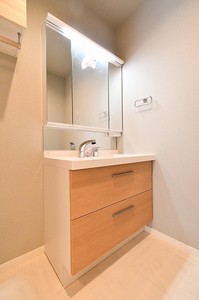 モンターニュ　エイチ　ワイ 302号-8