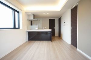 カローレ 301号-2