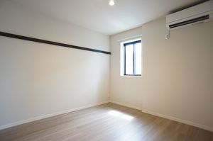 カローレ 301号-6