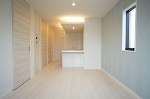 カローレ 302号-2