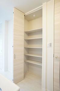 カローレ 302号-5