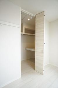 カローレ 302号-7