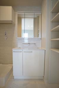 カローレ 302号-9