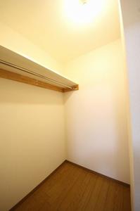 ヴァーデュラスコート 305号-4