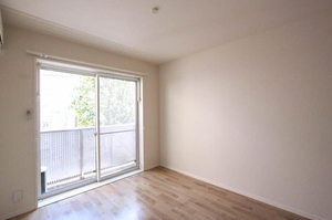 シャーメゾン仲町 106号-3