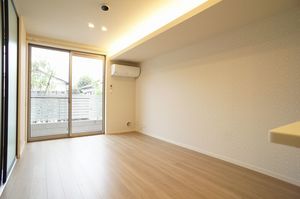 レジデンシャル プルーン 102号-2