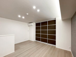 サンヴァリエ 三橋 103号-3