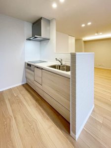 ノエル　盆栽陸橋 303号-5