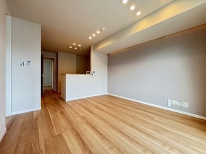 メゾン　ド　スリジエ 301号-4