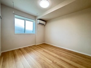 メゾン　ド　スリジエ 301号-5