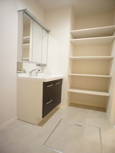 Ｙ’ｓ　Ｔｈｒｅｅ 103号-8