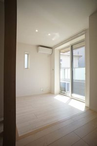 ゼブリナス元町 105号-3