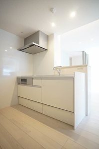 ゼブリナス元町 105号-8