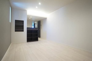 ゼブリナス元町 301号-2