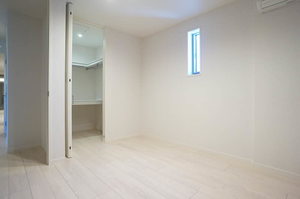 ゼブリナス元町 301号-8